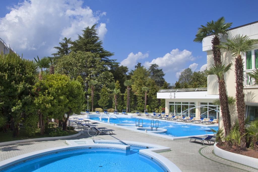 Hotel Due Torri Abano Terme Exterior foto